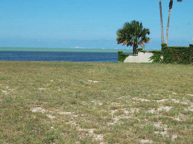 1st image of 177 Oleander Dr