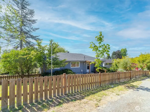 21006 9th Avenue S, Des Moines, WA 98198