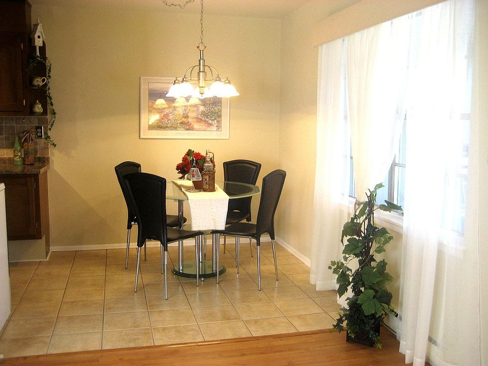 Eat in Kitchen Ceramic Tile