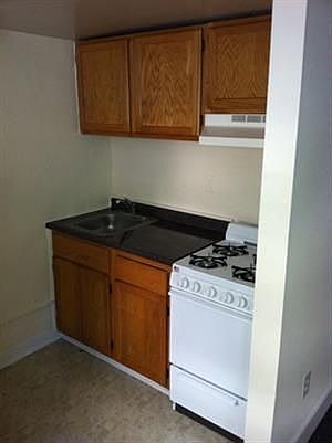 5th image of 4417 Pine St APT 303