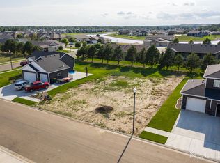 3634 Meridian Dr, Bismarck, ND 58504