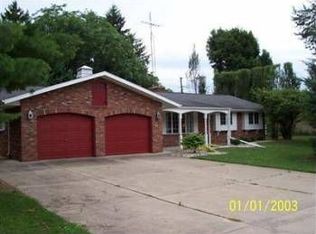 918 S Trail Ln, Saint Joseph, MI 49085
