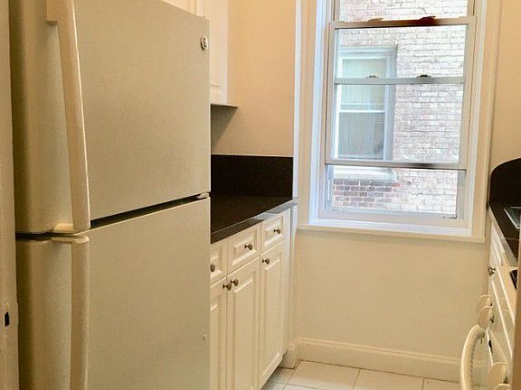 4th image of 3300 Netherland Ave APT 3L