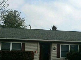 8164 Emerald Ln E #112, Westland, MI 48185