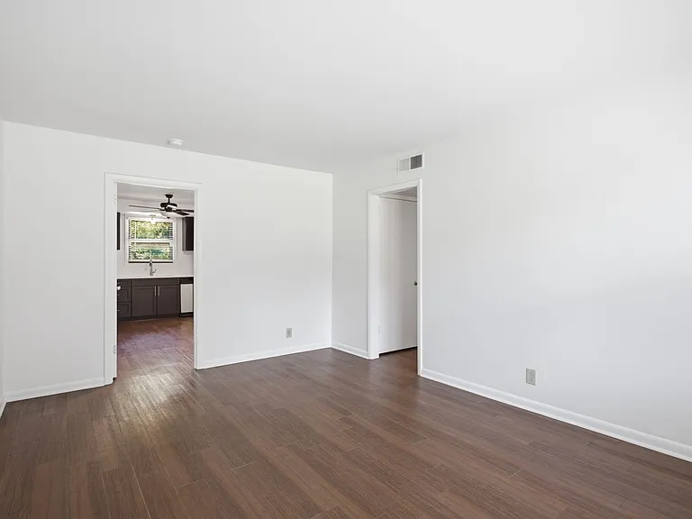 316 Lorna Dr — Photo 11