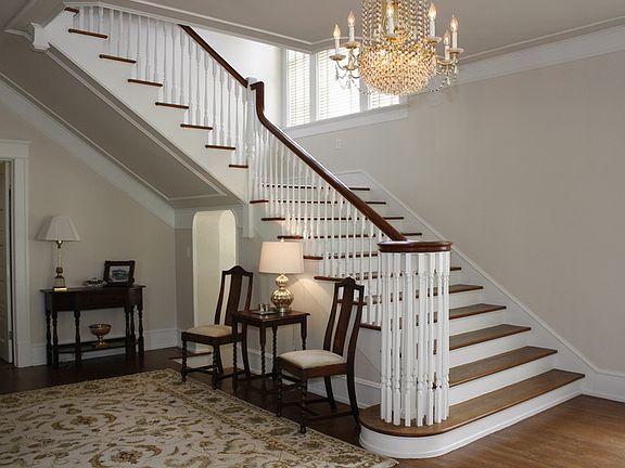 5th image of 839 Robinson Pl
