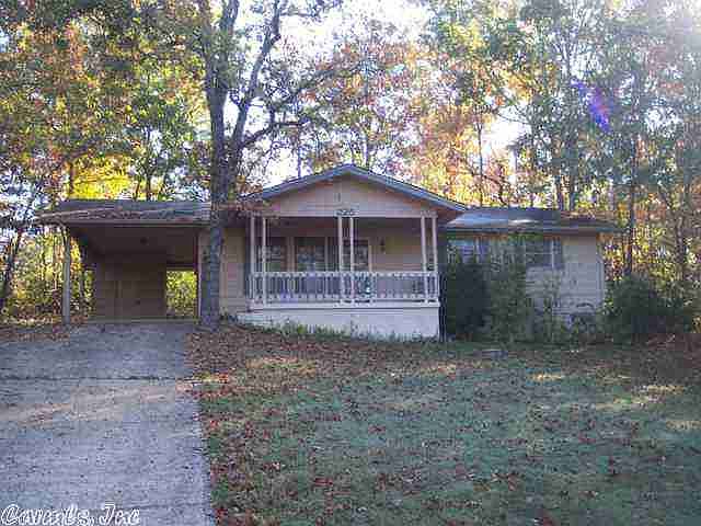 1st image of 225 E Lakeshore Dr
