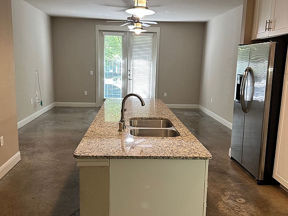5th image of 801 N Bishop Ave #1-107