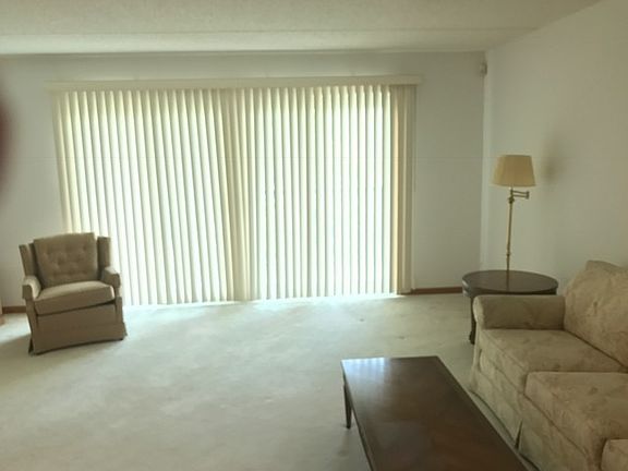 5th image of 7120 N Milwaukee Ave APT 503