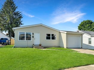 827 W Jefferson Dr, Freeport, IL 61032