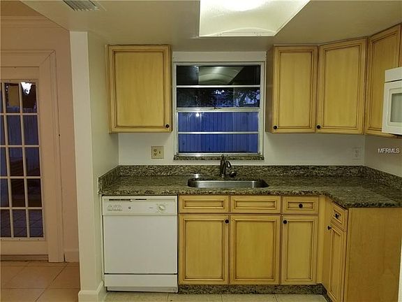 5th image of 5229 Tennis Court Cir #5229