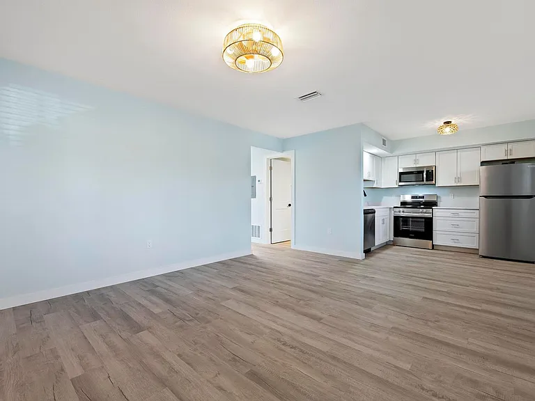 1258 Barbara Dr #107 — Photo 9