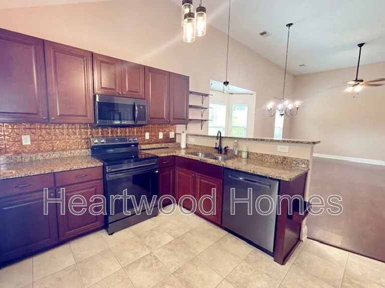 249 Blythe Creek Dr — Photo 15