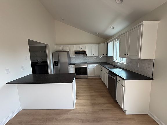 5th image of 43 Knollwood Rd