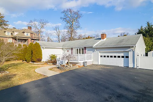 351 Hollywood Ave Photo 1