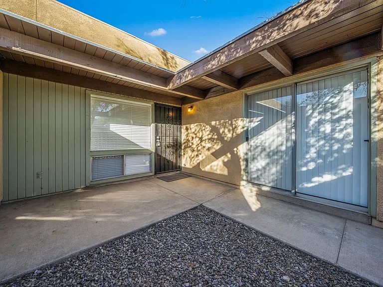 Park Town Homes — Photo 3