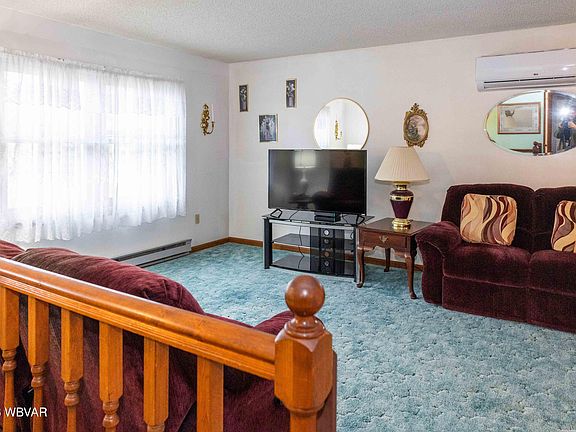 3rd image of 17 Woodbryn Dr