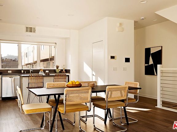 5th image of 2920 Rowena Ave #3