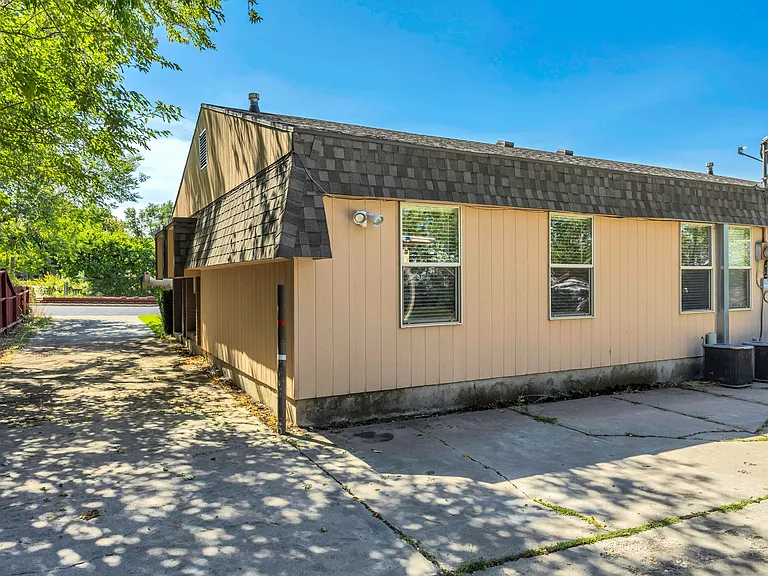 169 N 300 E #169 — Photo 13