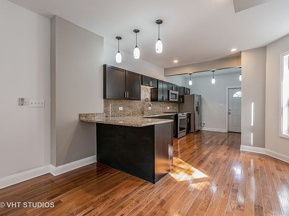 3rd image of 5048 W Erie St