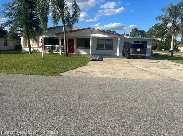 201 Lark Ave, Sebring, FL 33870