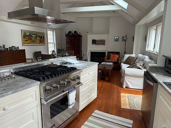 5th image of 150 Ferry Rd #The