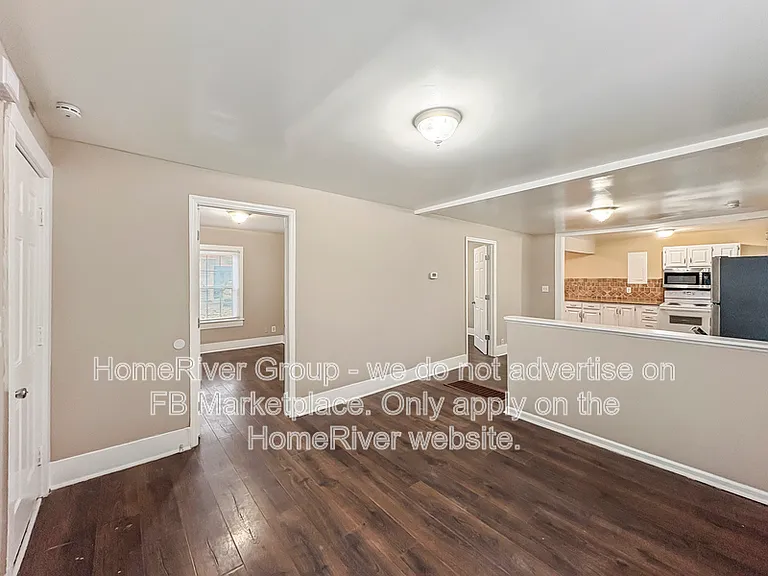 1310 Roanoke Ave — Photo 7