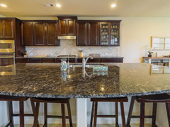 4th image of 4826 Isla Canela Ln