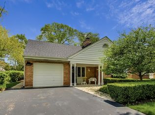 803 S Hi Lusi Ave, Mount Prospect, IL 60056