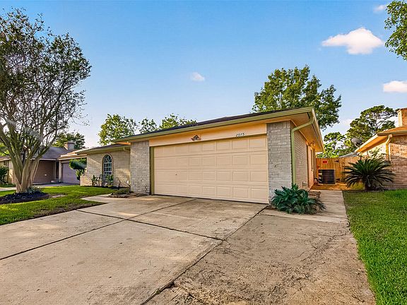 3rd image of 2515 Quiver Ln