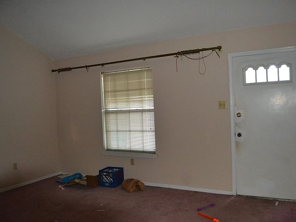 4th image of 7035 Pam Dr
