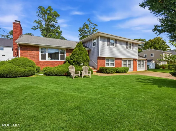 135 Ampere Avenue, Oakhurst, NJ 07755