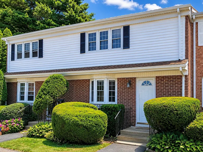 85 Salem Walk — Photo 2