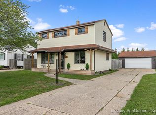 4876 Marshall Ave SE, Kentwood, MI 49508