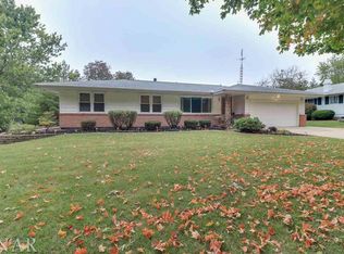 610 Northway Ln, Bloomington, IL