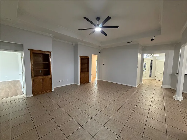 6830 Round Table St — Photo 19