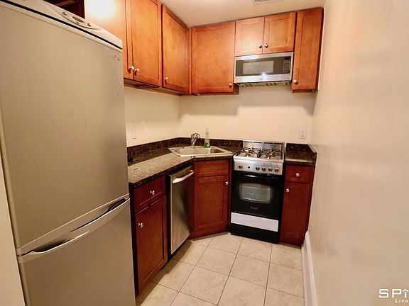 2nd image of 142 W 75th St #A1