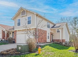 634 Sandy Summit Dr, Ballwin, MO 63021