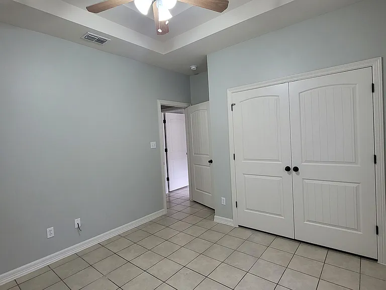 503 E 3rd St #4 — Photo 7