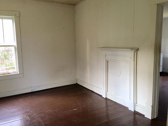 5th image of 313 Plum St