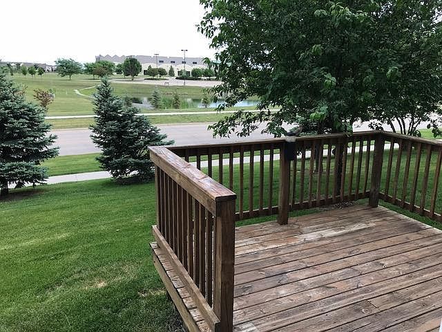 1st image of 389 NE Satinwood