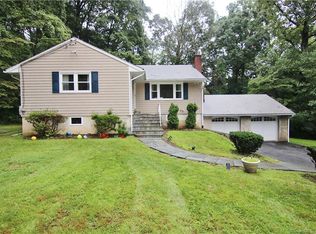 152 Barncroft Rd, Stamford, CT 06902