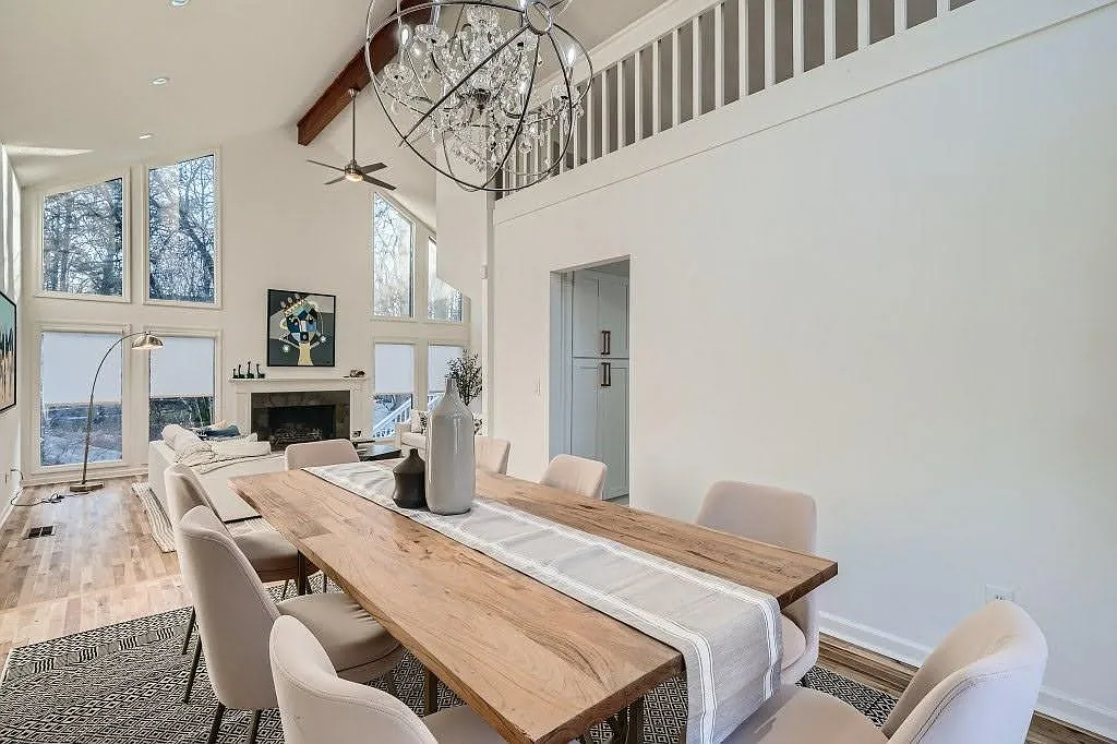 5 bed, 3.0 bath, 3800 sqft, $9,500 — Photo 4