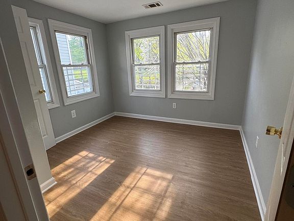 3rd image of 225 N Burgher Ave Floor 2