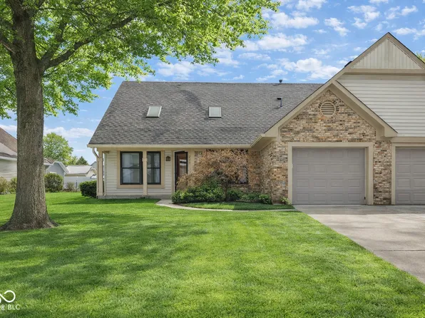 215 Black Maple Ct, Greenwood, IN 46143