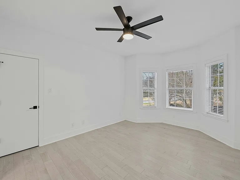 7905 Brightman Ln — Photo 19