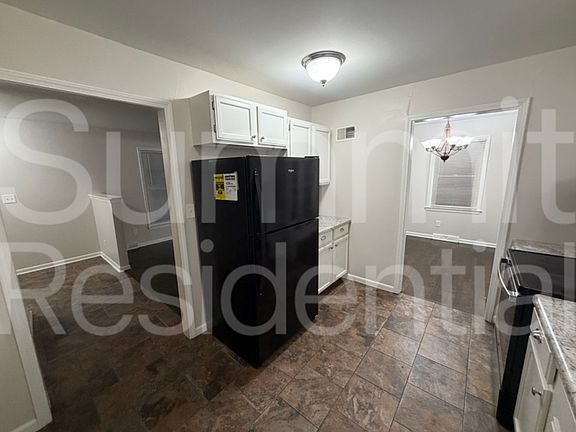 4th image of 8218 E 133rd Ter
