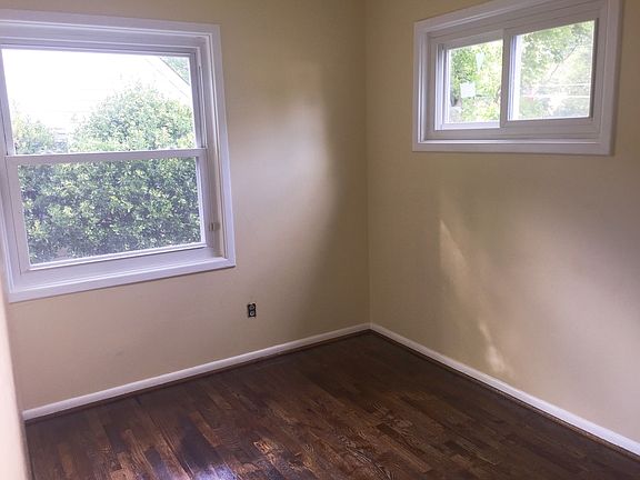 3rd image of 12702 Atlantic Ave