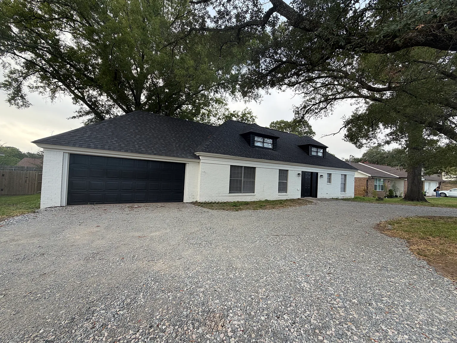 4 bed, 2.5 bath, 1956 sqft, $2,495 — Photo 2