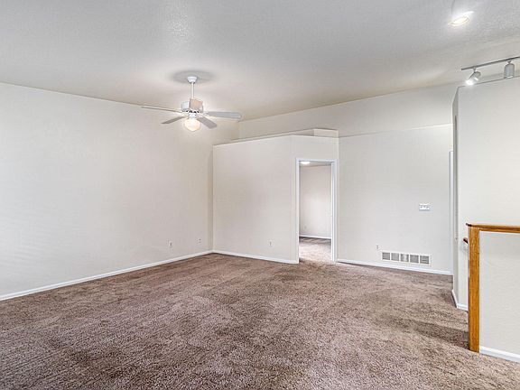 3rd image of 401 Tuckaway Ct